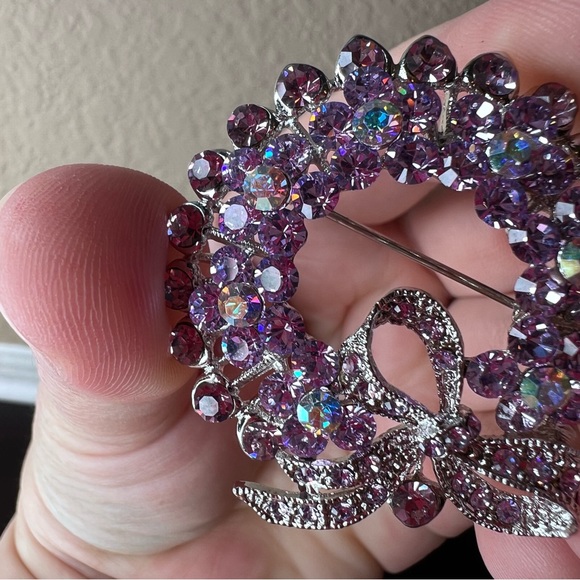 Vintage Lilac Rhinestone Sparkly Wreath Brooch Pin w Bow, Estate Jewelry, Granny - Picture 3 of 6